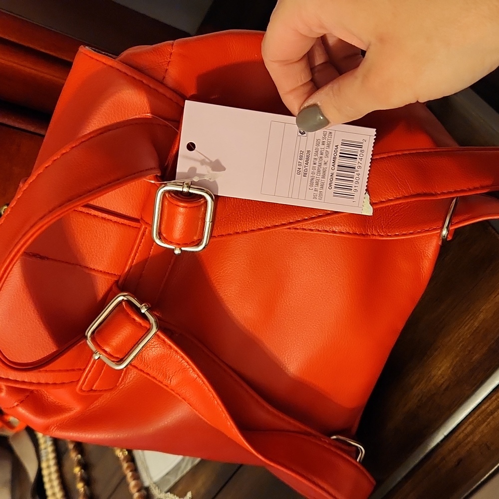 Red small backpack nwt - Picture 2 of 4